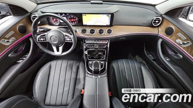 Mercedes-Benz E-Class W213 4