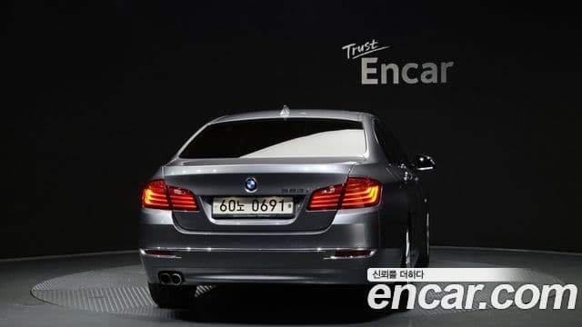 BMW 5 Series (F10) 3