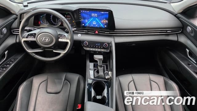 Hyundai Avante Hybrid (CN7) 4