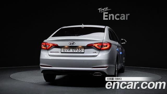 Hyundai LF Sonata 4
