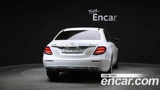 Mercedes-Benz E-Class W213 4