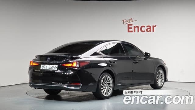Lexus ES300h 7th Gen 2