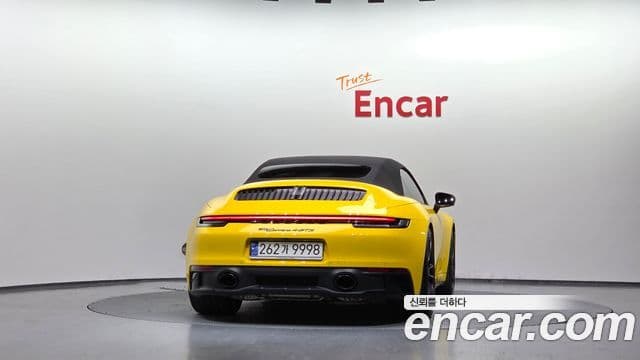 Porsche 911 (992) 4