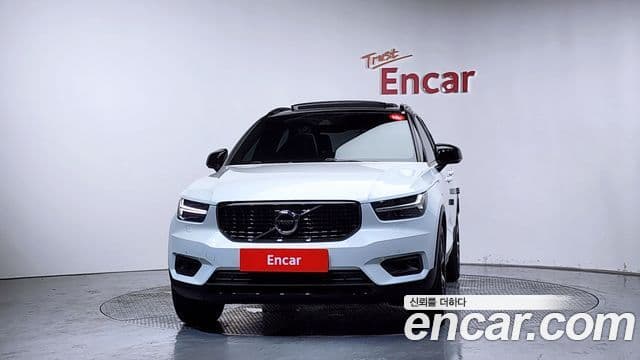 Volvo XC40 3