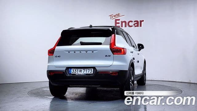 Volvo XC40 4