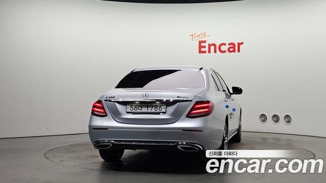 Mercedes-Benz E-Class W213 4