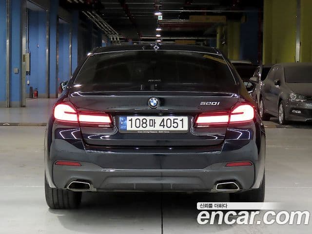 BMW 5 Series (G30) 4