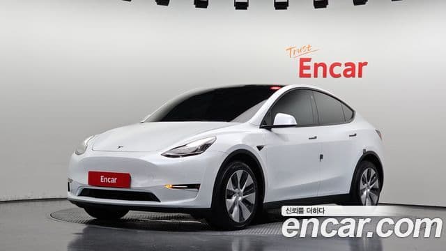 Tesla Model Y 1
