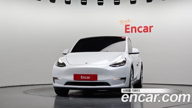 Tesla Model Y 3