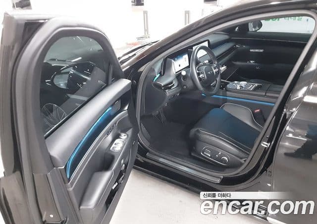Genesis G90 (RS4) 4