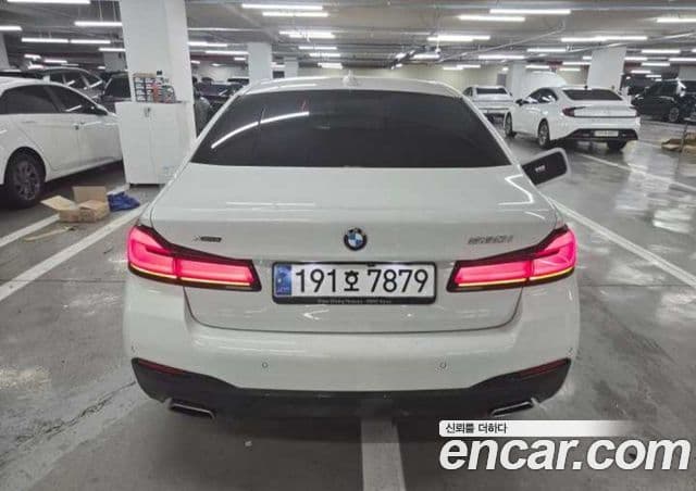 BMW 5 Series (G30) 3