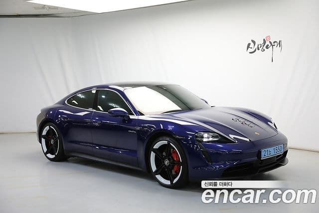 Porsche Taycan 3