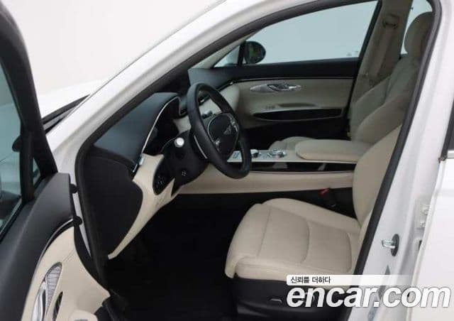 Genesis GV70 4