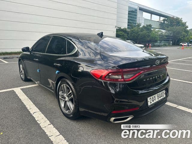 Hyundai Grandeur IG 3