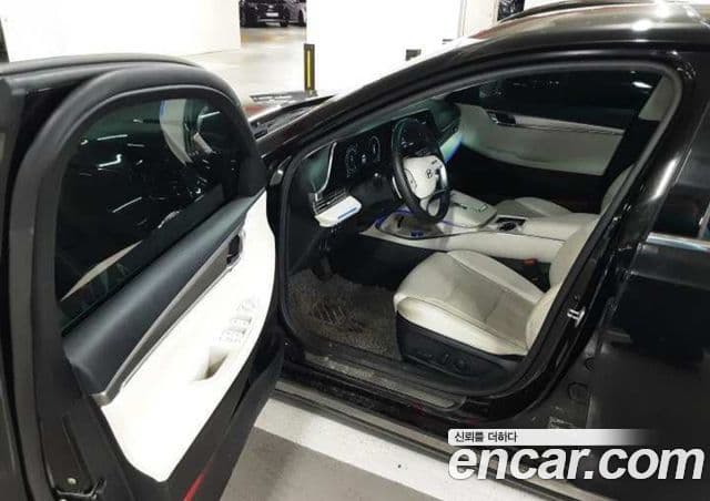 Hyundai The New Grandeur IG Hybrid 4
