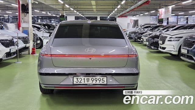 Hyundai Grandeur (GN7) 3