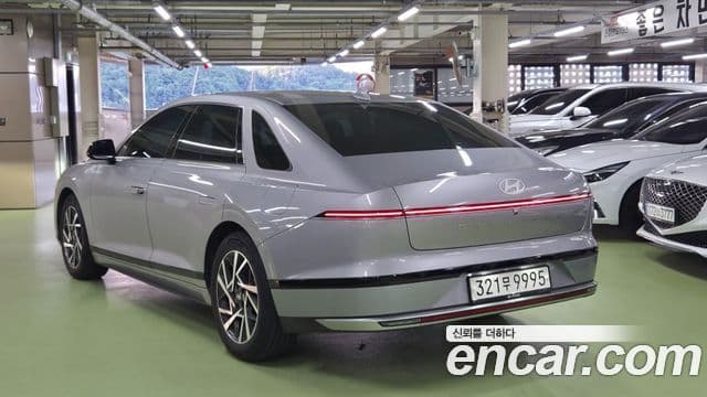 Hyundai Grandeur (GN7) 4