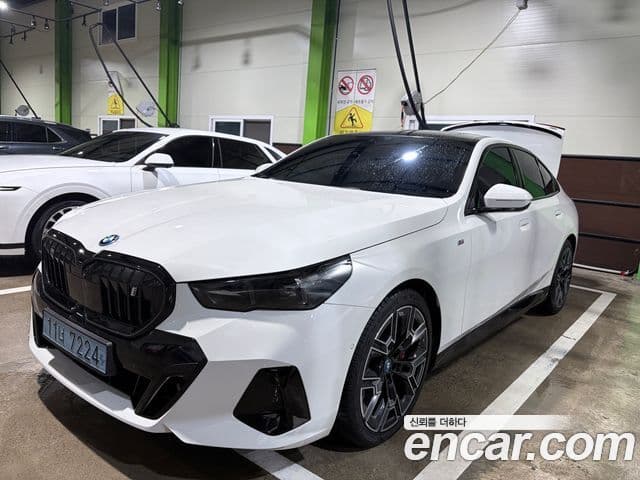 BMW i5 (G60)