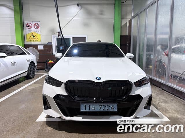 BMW i5 (G60) 3