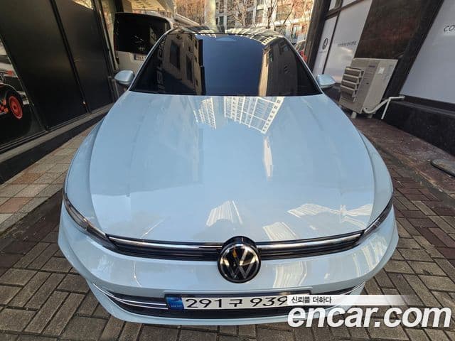 Volkswagen Golf 8th Gen 1
