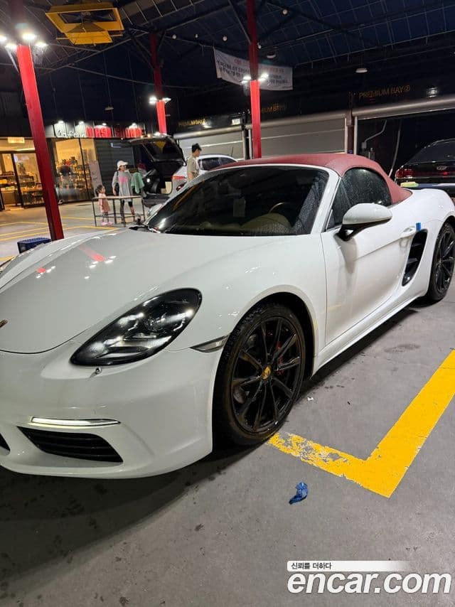 Porsche 718 Boxster 2