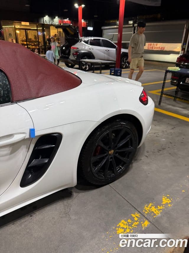 Porsche 718 Boxster 4