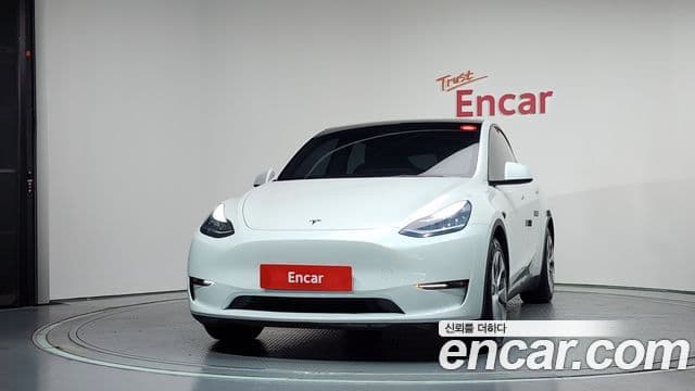 Tesla Model Y 3