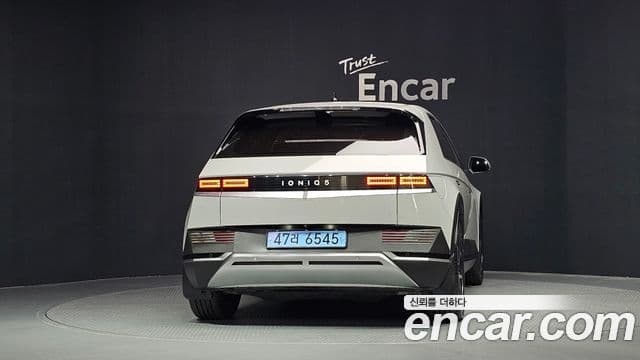 Hyundai Ioniq 5 4