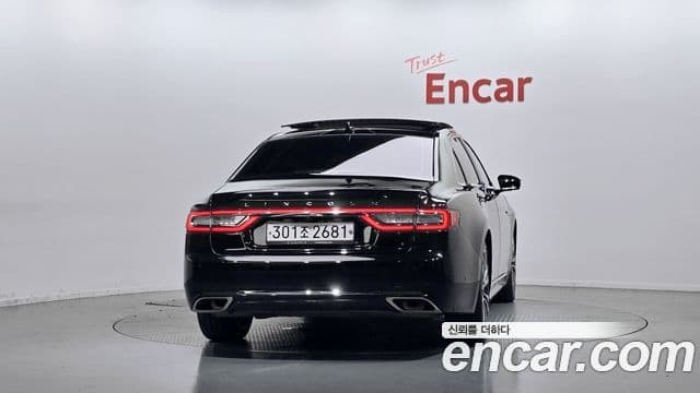 Lincoln Continental 10th Gen 4
