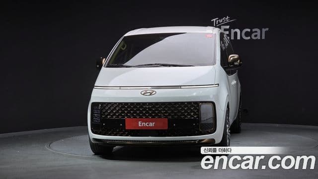 Hyundai Staria 3
