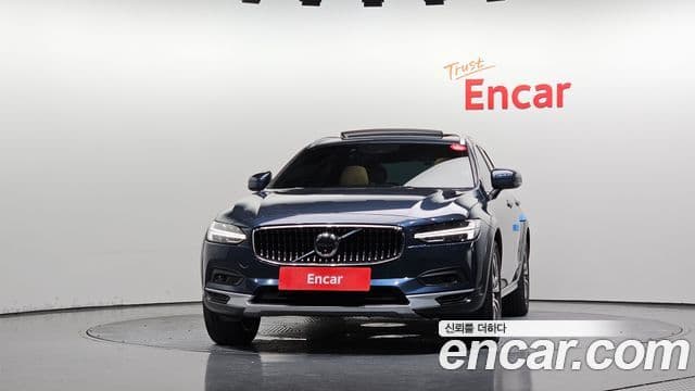 Volvo V90 Cross Country 3