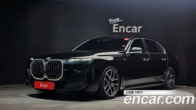 BMW i7 (G70)