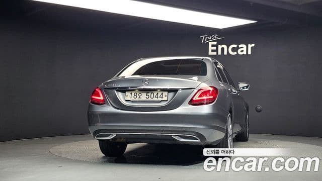 Mercedes-Benz C-Class W205 4