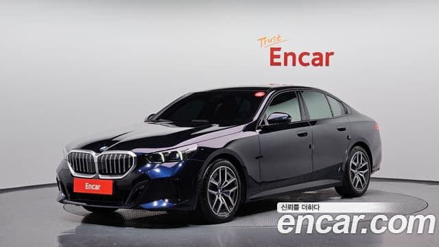 BMW 5 Series (G60)