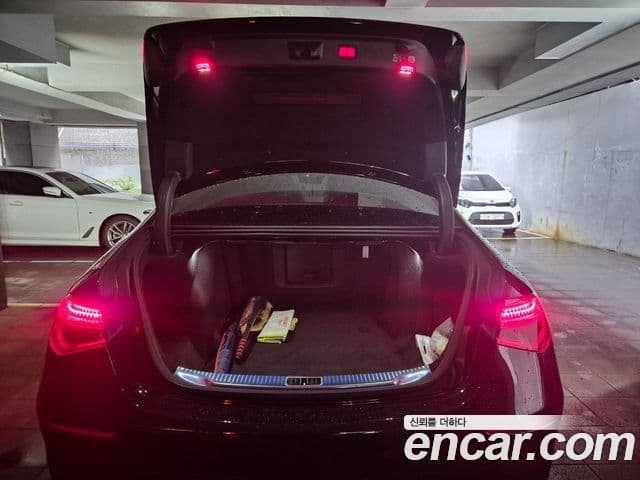 Mercedes-Benz S-Class W223 4