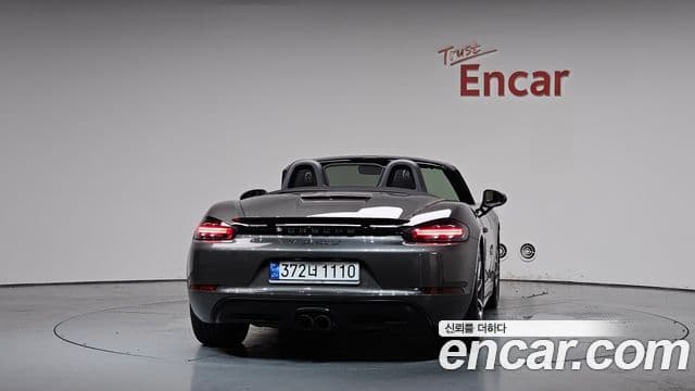 Porsche 718 Boxster 4