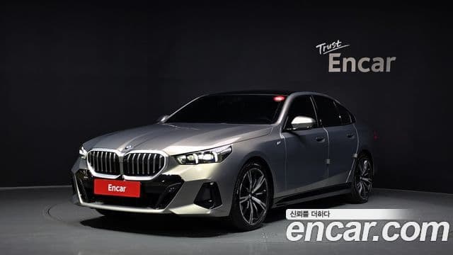 BMW 5 Series (G60)