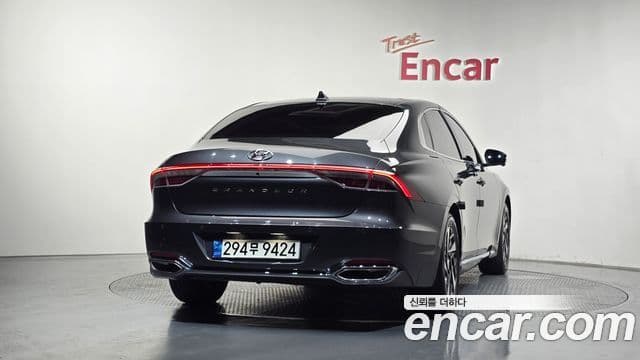 Hyundai The New Grandeur IG Hybrid 4