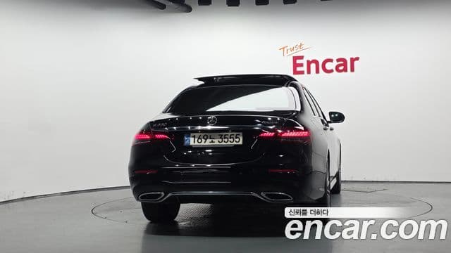 Mercedes-Benz E-Class W213 4