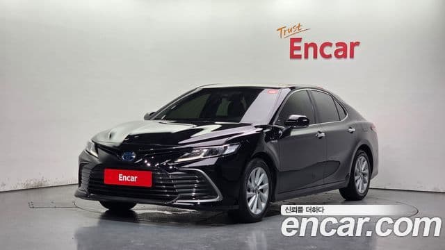 Toyota Camry (XV70) 1
