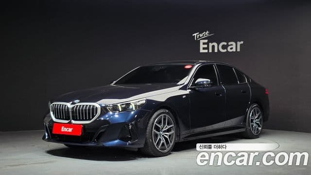 BMW 5 Series (G60)