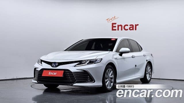 Toyota Camry (XV70) 1