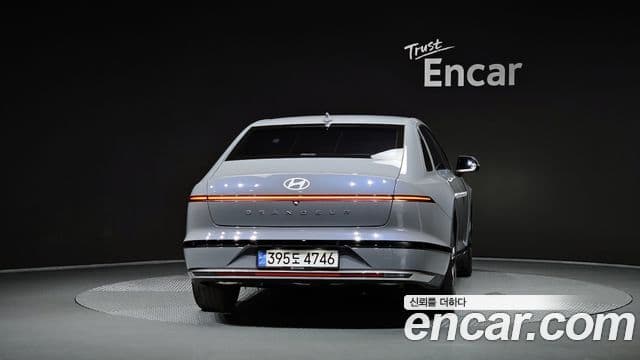 Hyundai Grandeur Hybrid (GN7) 4