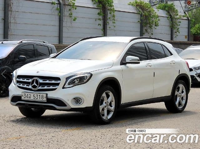 Mercedes-Benz GLA-Class X156