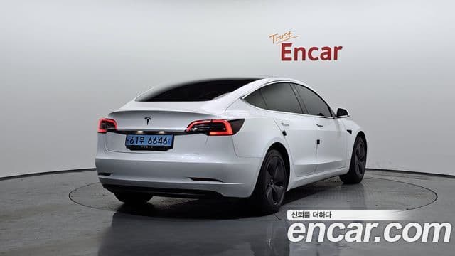 Tesla Model 3 2