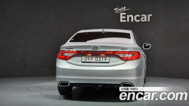 Hyundai Grandeur HG Hybrid 4