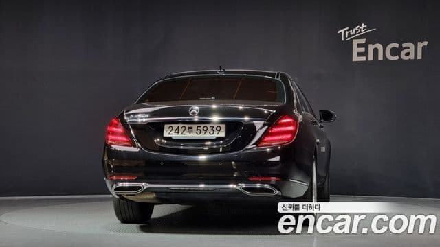 Mercedes-Benz S-Class W222 4