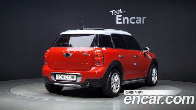 MINI Cooper D Countryman 2