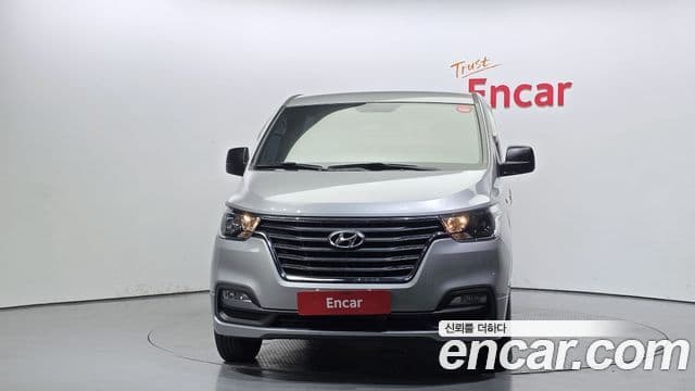 Hyundai The New Grand Starex 3