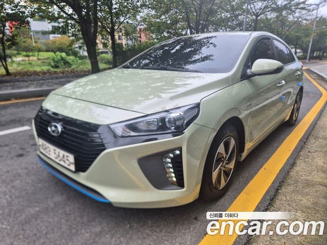 Hyundai Ioniq Hybrid — 1